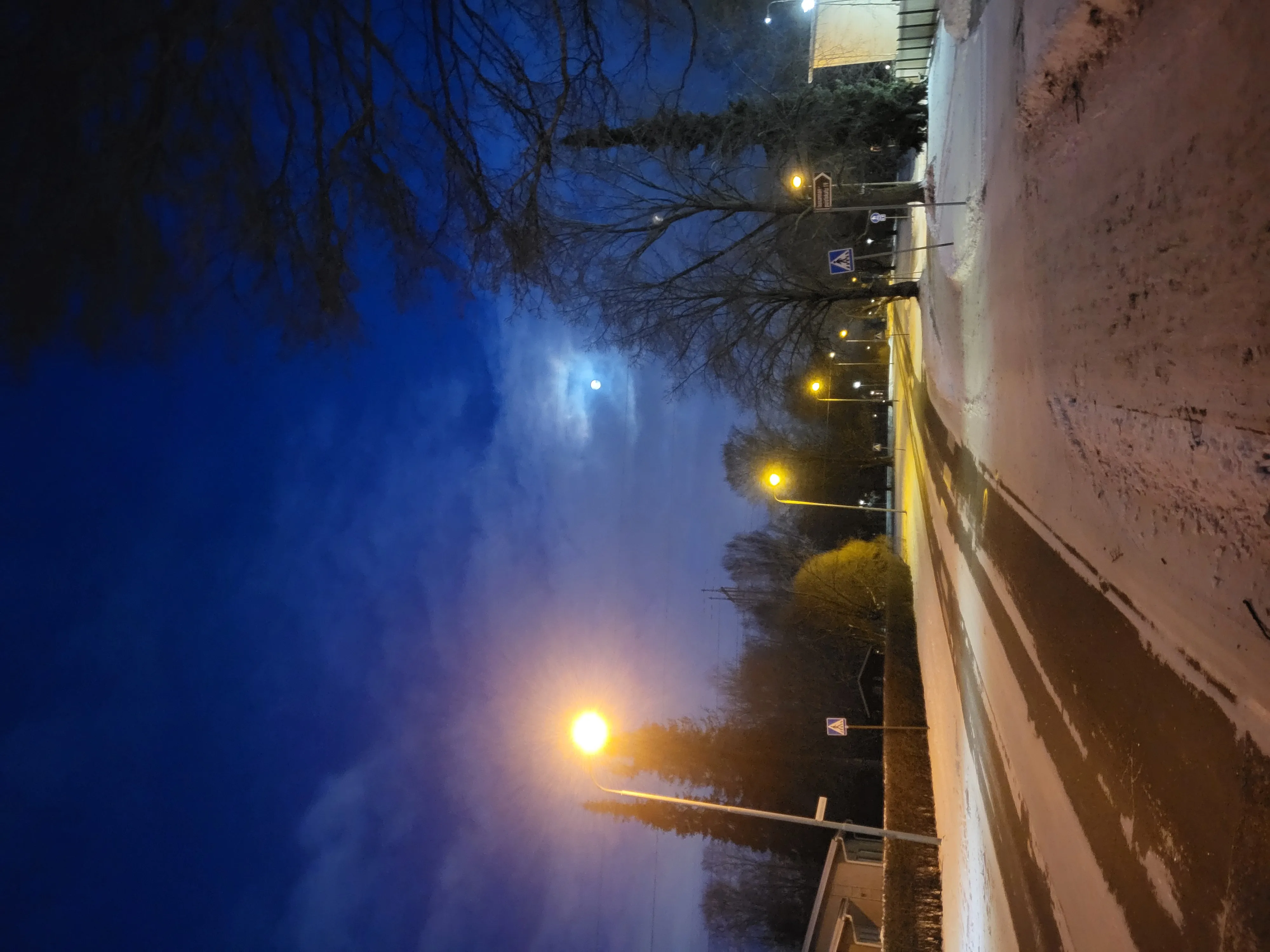 Suomi ja sininen taivas